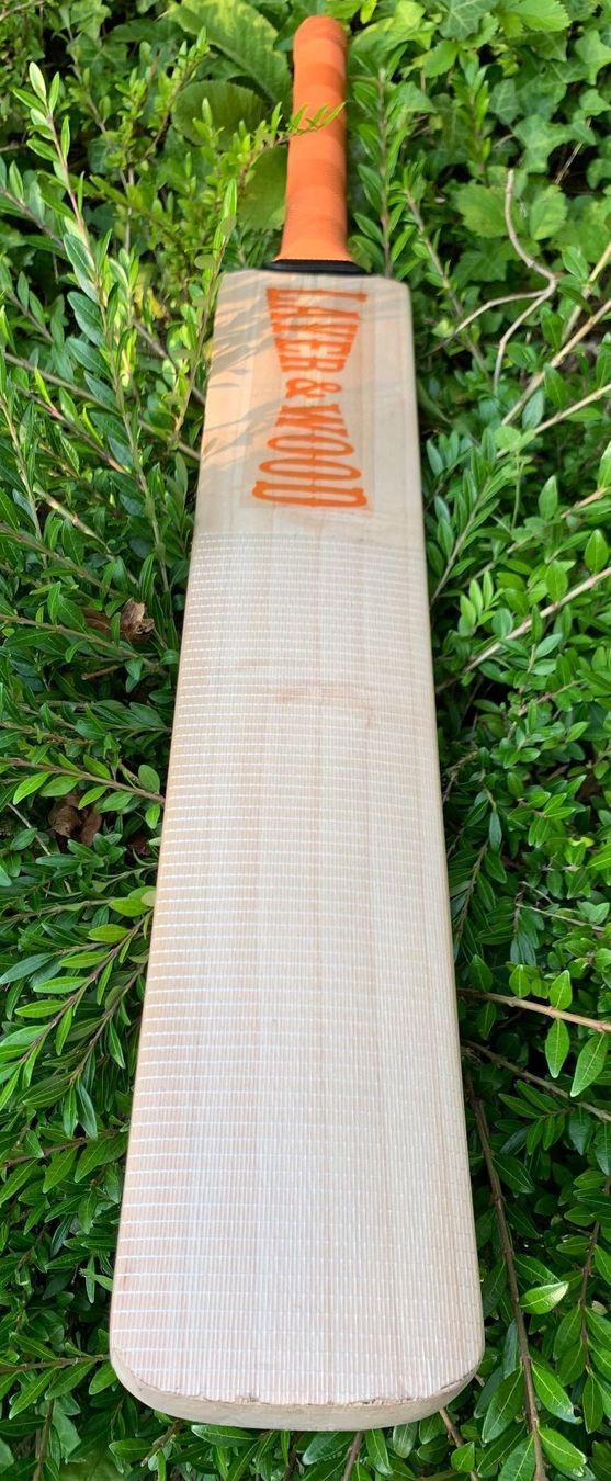Articoli in legno: Cricket Bat Laver & Wood Elegance Club – Nuovo e nell'imballaggio originale da Ebikon venduto da ronymamuni