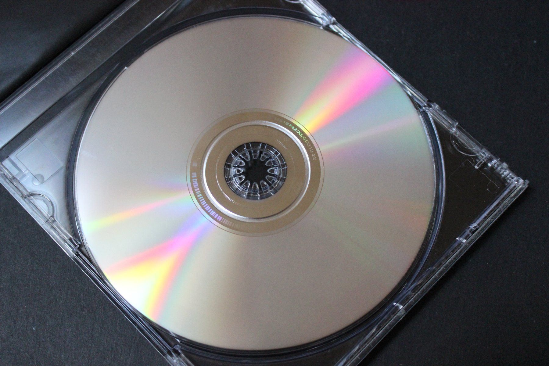 CD: ADELE - 19 (CD) 2008 mit "Chasing pavements" – Usato da Tübach venduto da JamesStone 4