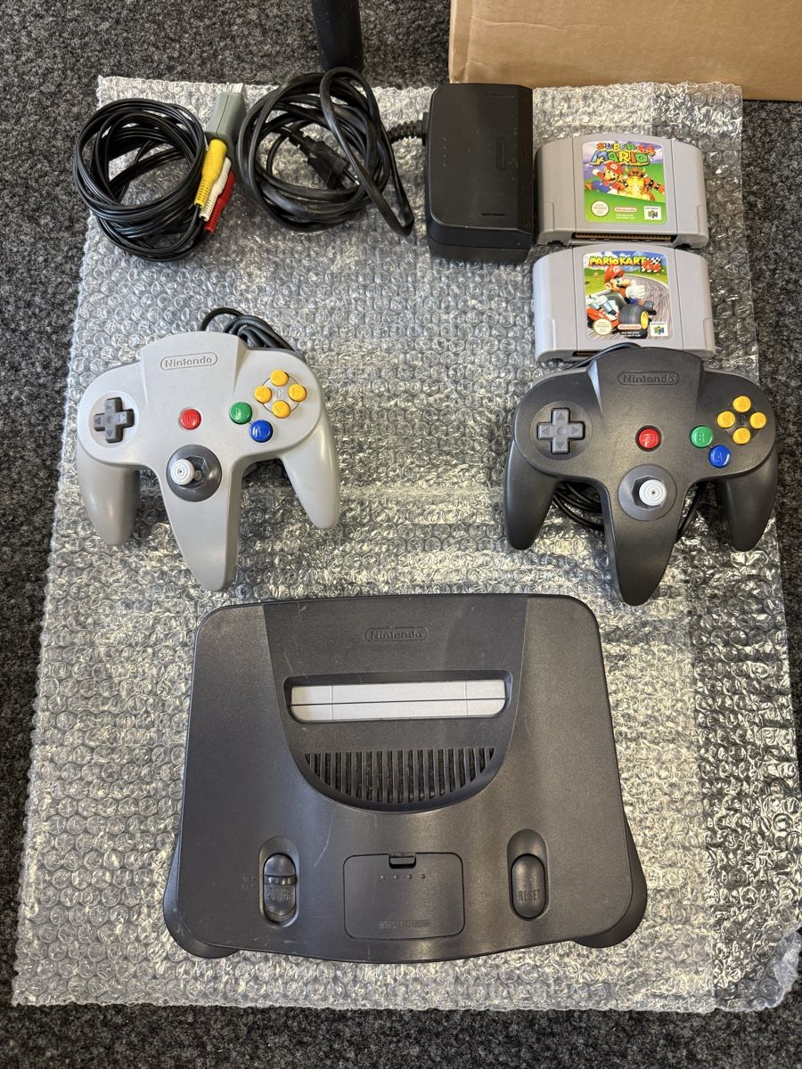 Nintendo Console: Nintendo 64 Konsole ab 1.- – Usato da Rothrist venduto da jr_returns