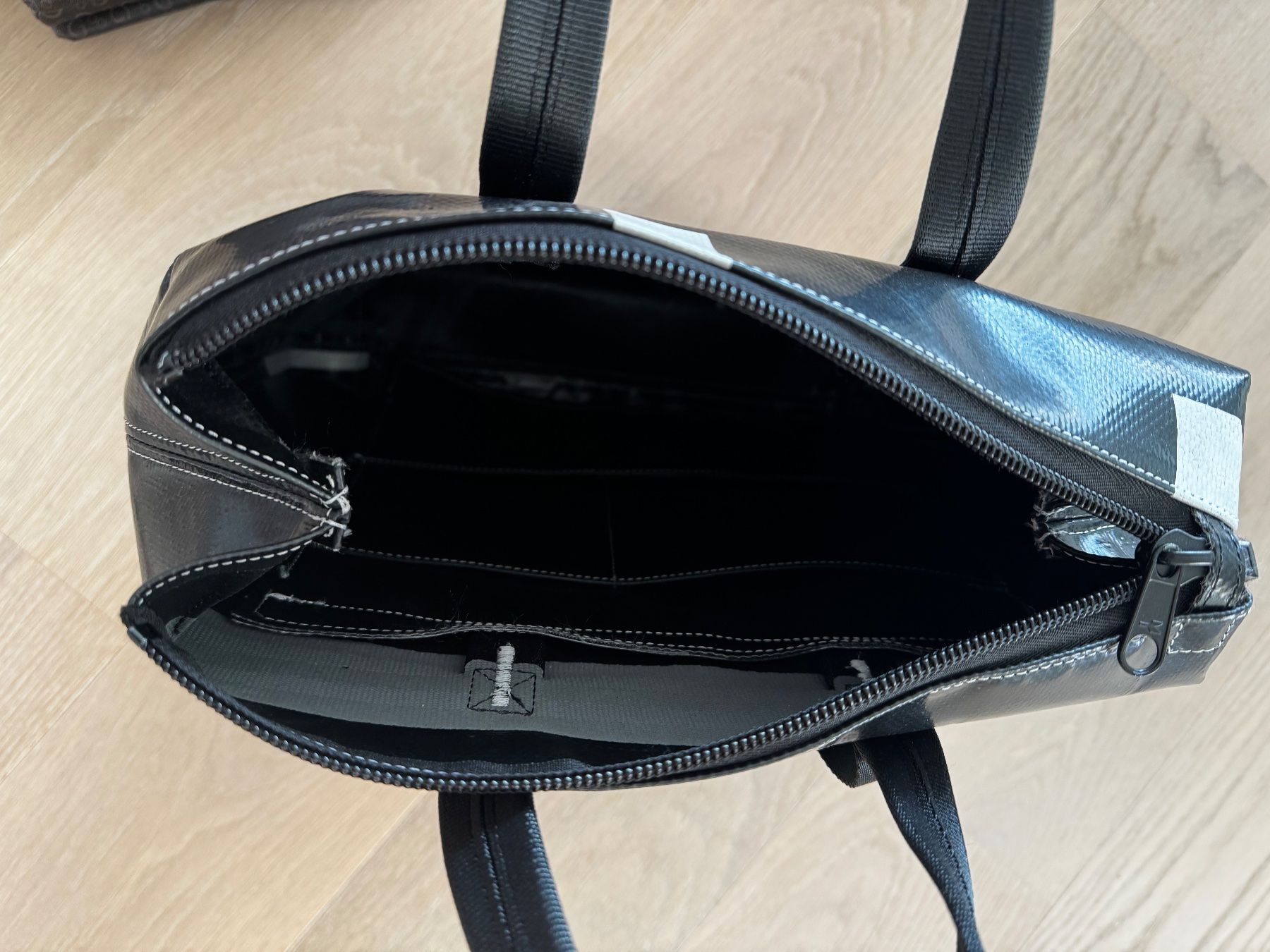 Freitag Zaini: Freitag Rucksack,Pete, Top Zustand, Schwarz/... – Nuovo (secondo la descrizione) da Oensingen venduto da sternchen011 2