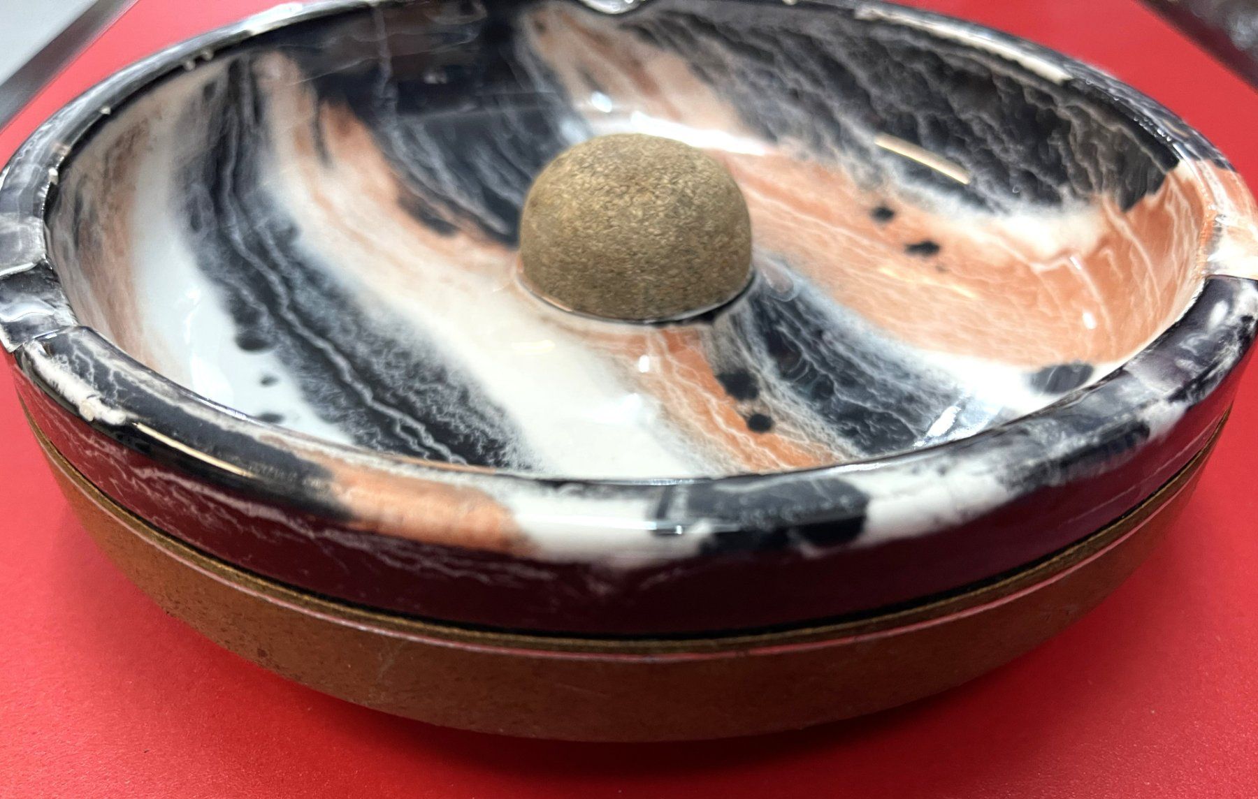 Aschenbecher: Aschenbecher - D 18cm – Gebraucht aus Oftringen von Vucki 2