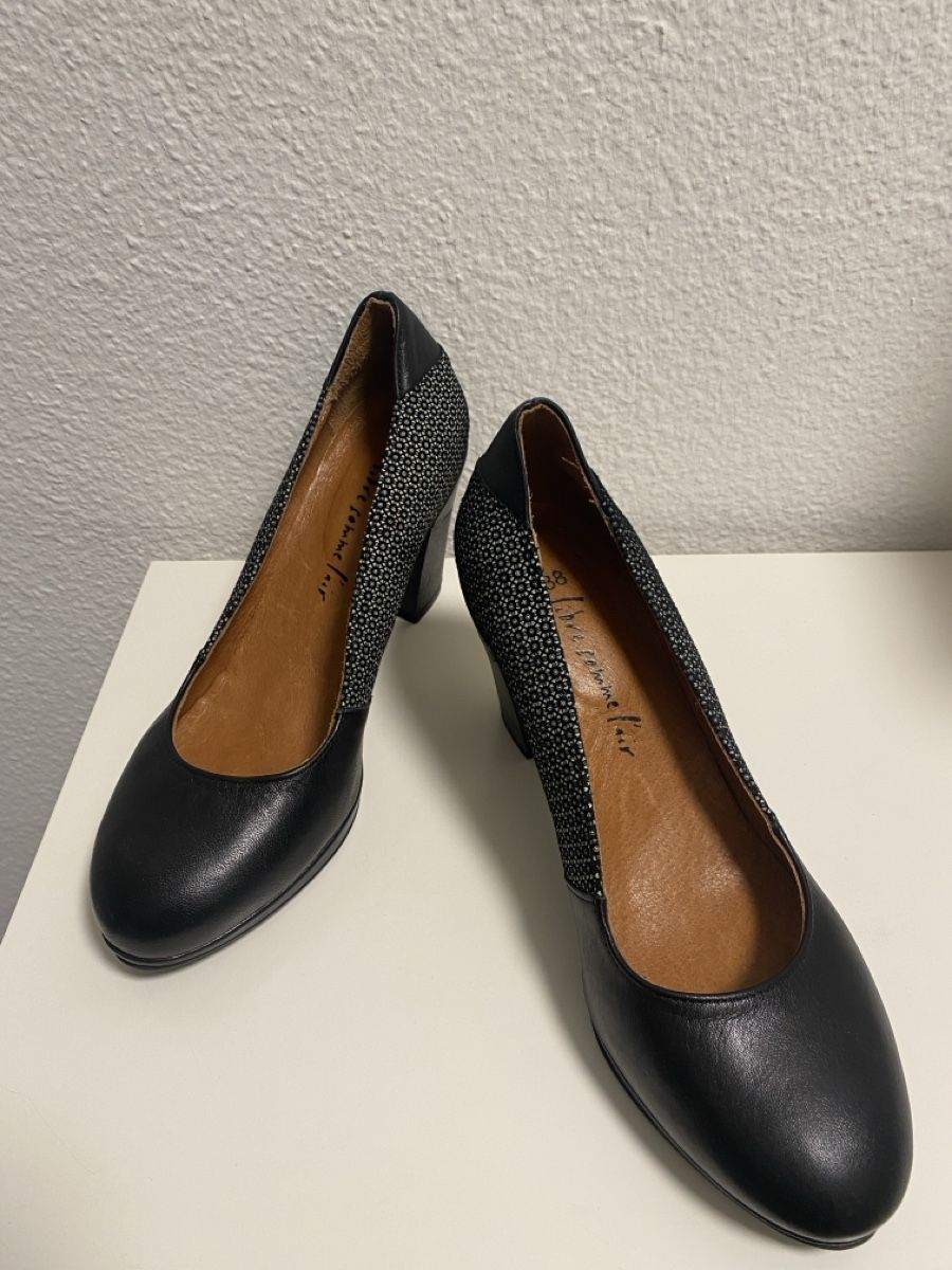 Damenschuhe: Damen Pumps schwarz gemustert Grösse 38 – Gebraucht aus Horw von shellylu