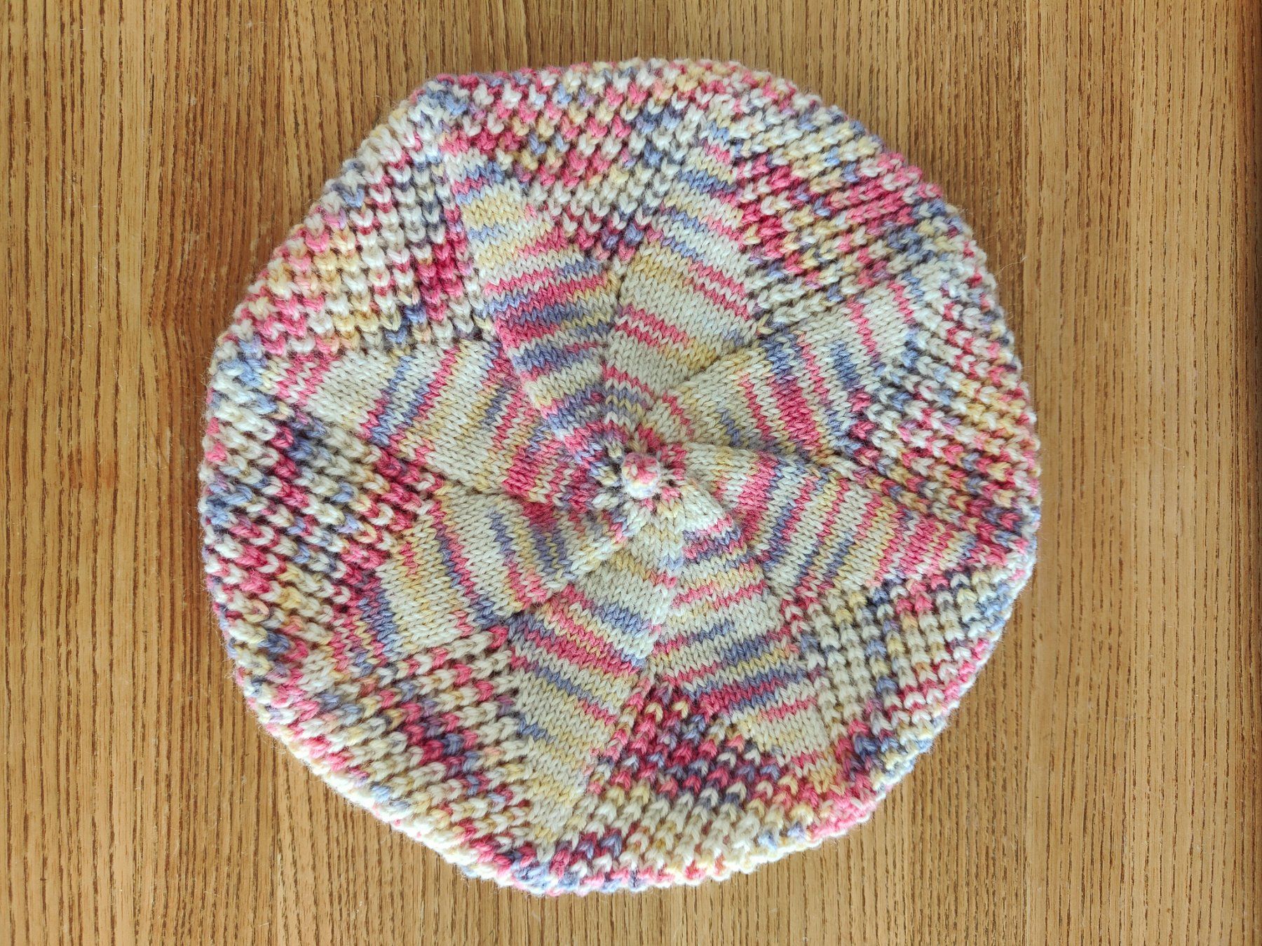 Copricapi, berretti & cappellini: Béret, Einzelstück, handgestrickt – Nuovo e nell'imballaggio originale da Rümlang venduto da 21f 2