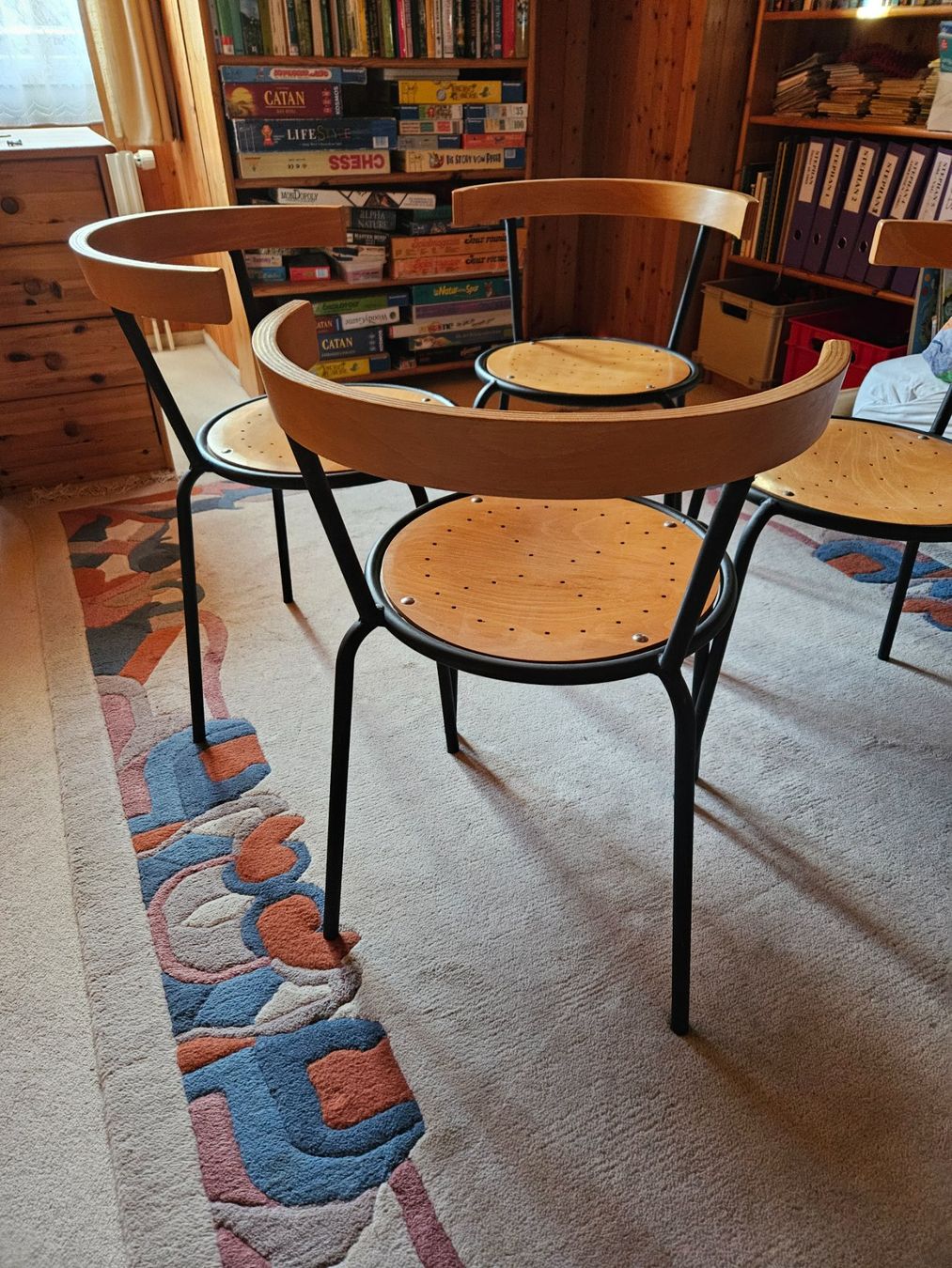 Sedie: 4 Stühle - stapelbar - solid - bequem - originell - stylisch – Usato da Krattigen venduto da markus63 4