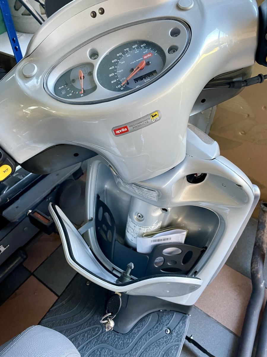 Aprilia Scooter: Aprilia Scarabeo 100 cc – Usato da Morcote venduto da mariano03 5