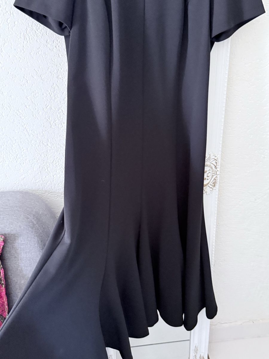 Calvin Klein Robes: Robe élégante Calvin Klein – Neuf (Voir description) à Grône par ukr_2qbg 4