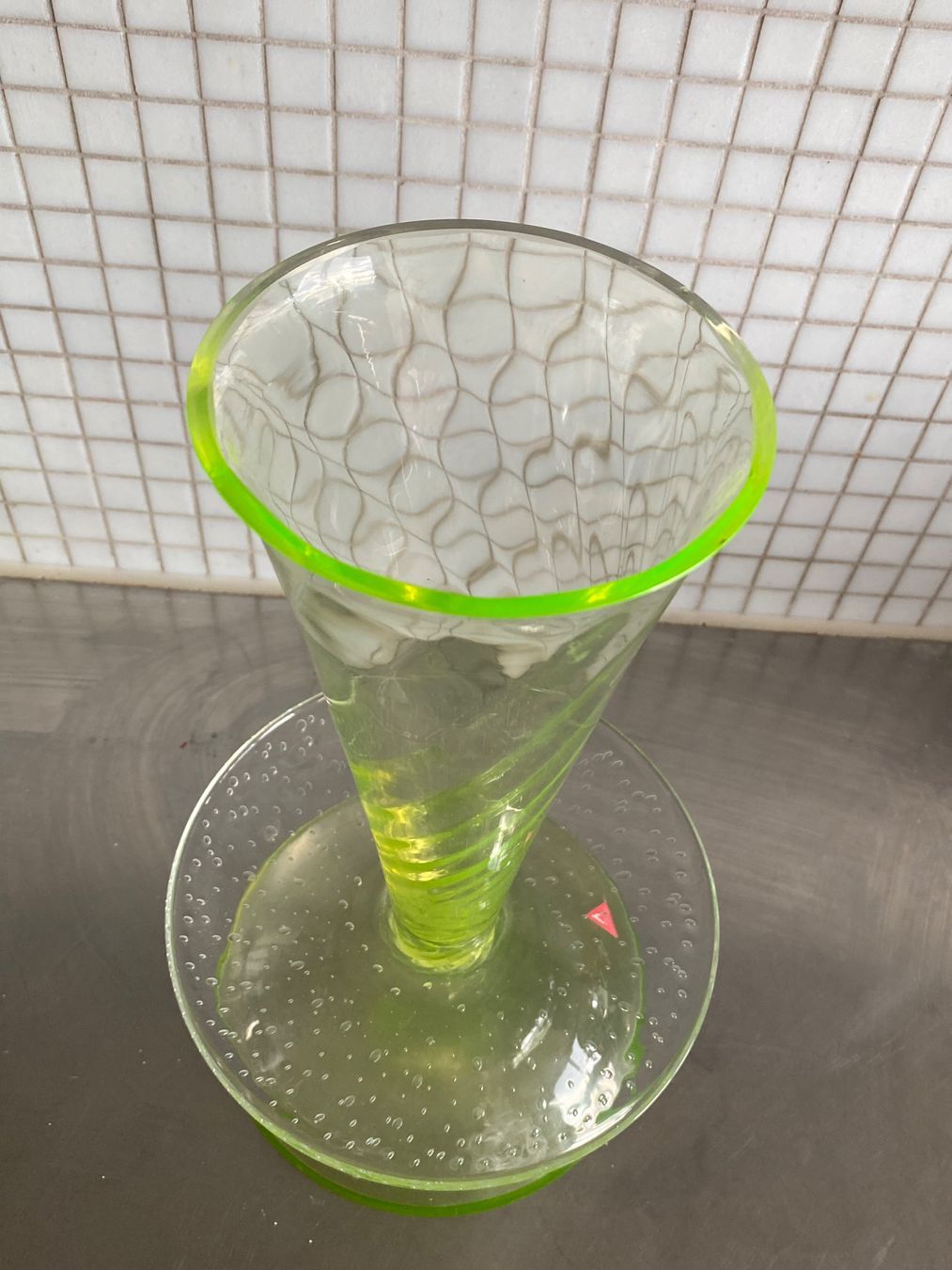 Vasi & Recipienti: Uranglas Postmoderne Vase aus Uraniumglas Borek Sipek Kunst – Usato da solothurn venduto da soko75 9