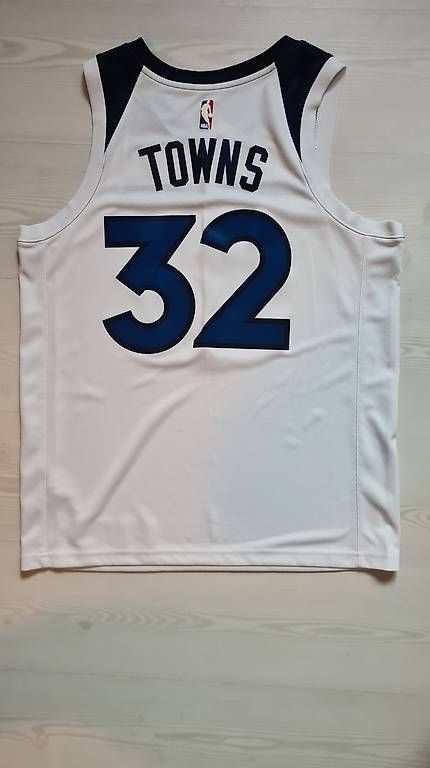 Leibchen & Hosen: NBA Timberwolves Jersey – Gebraucht aus Ruppoldsried von levgeni91 1