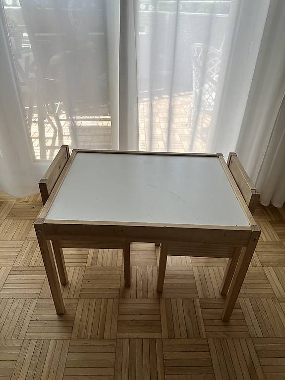 Tavoli: IKEA Kindertisch + 2 Stühle  – Usato da Neuenhof venduto da lpa_j6rr