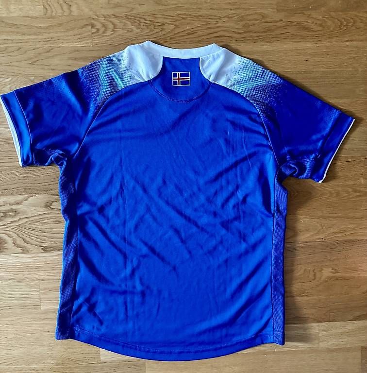 Leibchen & Hosen: Original Errea Island Trikot Gr. S – Gebraucht aus Egliswil von Saali87 1