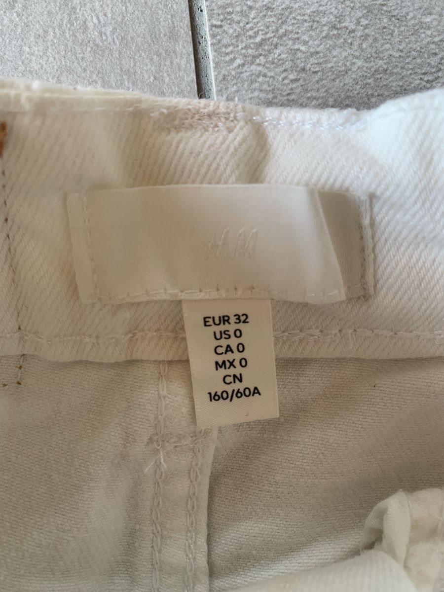 H&M Pantaloni: Jeans shorts – Usato da Zürich venduto da chi_7k5b 2