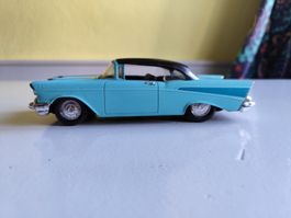 Modellauto Chevrolet Bel Air 1957 hellblau schwarz gebraucht