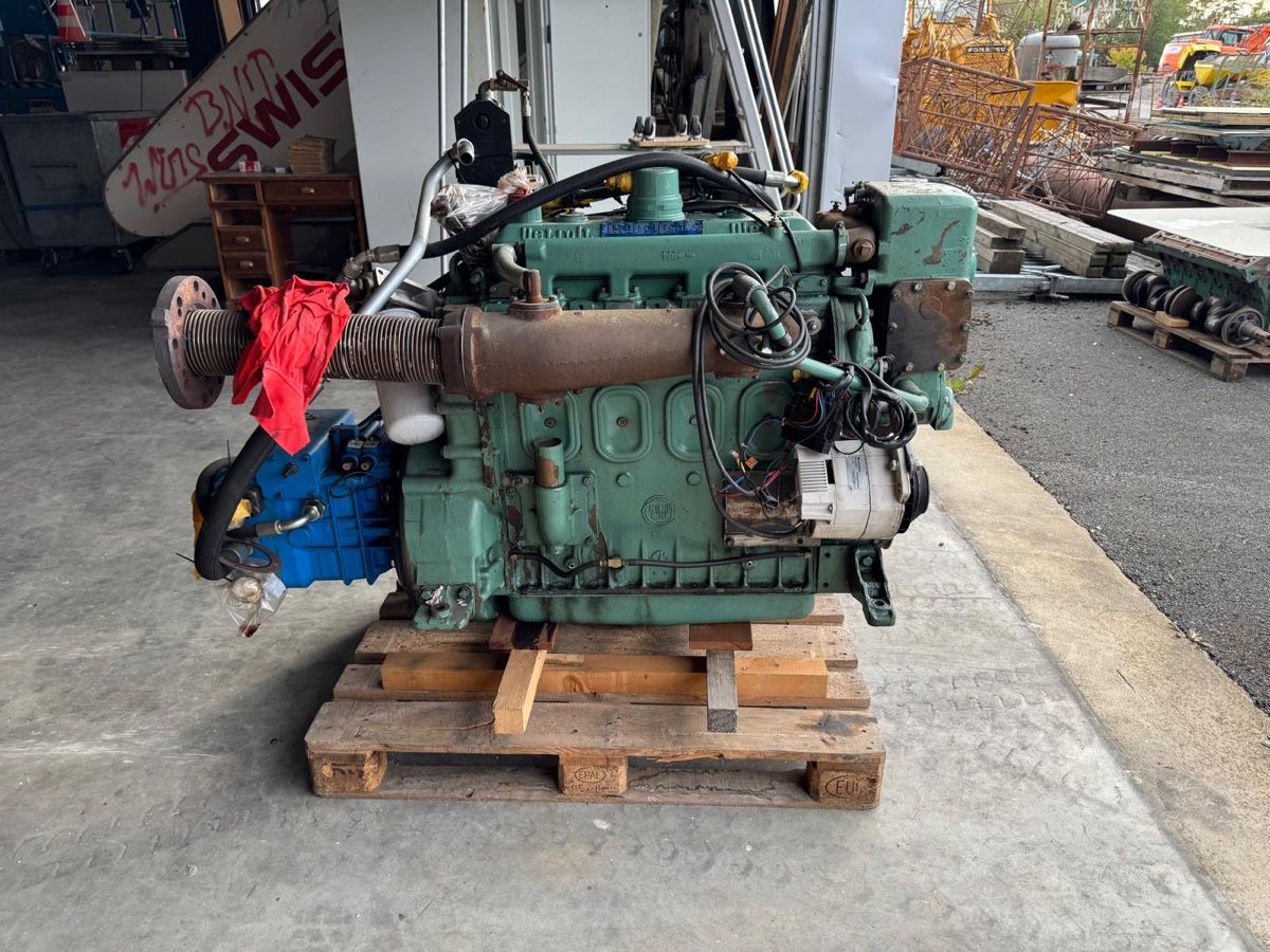 Motoren: Schiffsdieselmotor mit Hydraulikmodul – Gebraucht aus Port von kutkel 2
