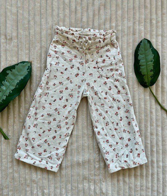 Name It Pantaloni: Name it Mädchen Hose mit Blumenmuster, Top Zustand! – Nuovo (secondo la descrizione) da Affoltern am Albis venduto da sissaria