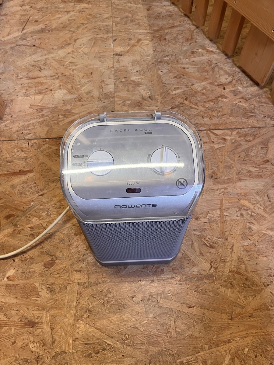 Rowenta Radiatori: Mobile Heizung Rowenta Excel Aqua 2000 W – Usato da Zürich venduto da fefu28