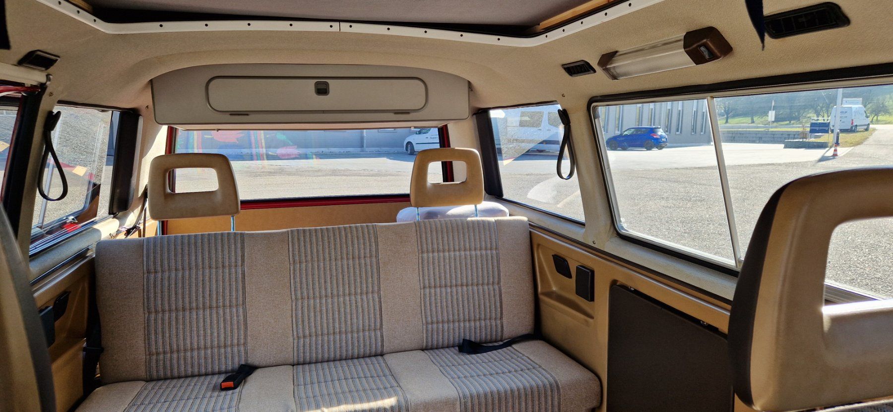 VW Véhicules de camping: VW T3 Multivan mit Aufstelldach und Campinganhänger – D'occasion à Wölflinswil par VAG-DRIVER 4