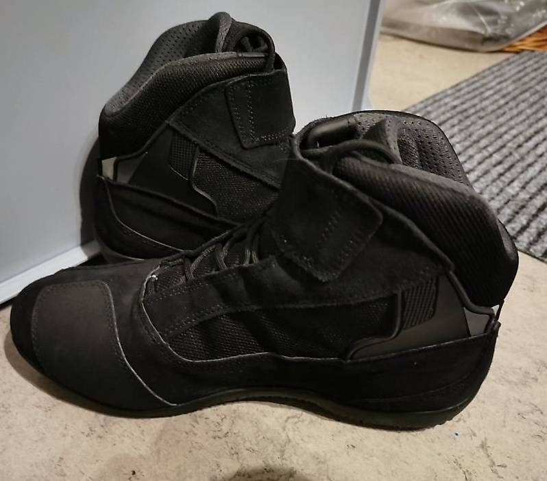 Scarpe da uomo: Motorradstiefel Grösse 42 / 8.5 – Usato da Lausen venduto da Swiss4444 3