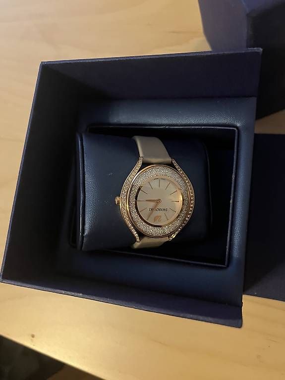 Orologi: Swarovski Crystalline Aura Grau – Usato da Kaiseraugst venduto da myr_y76k 4