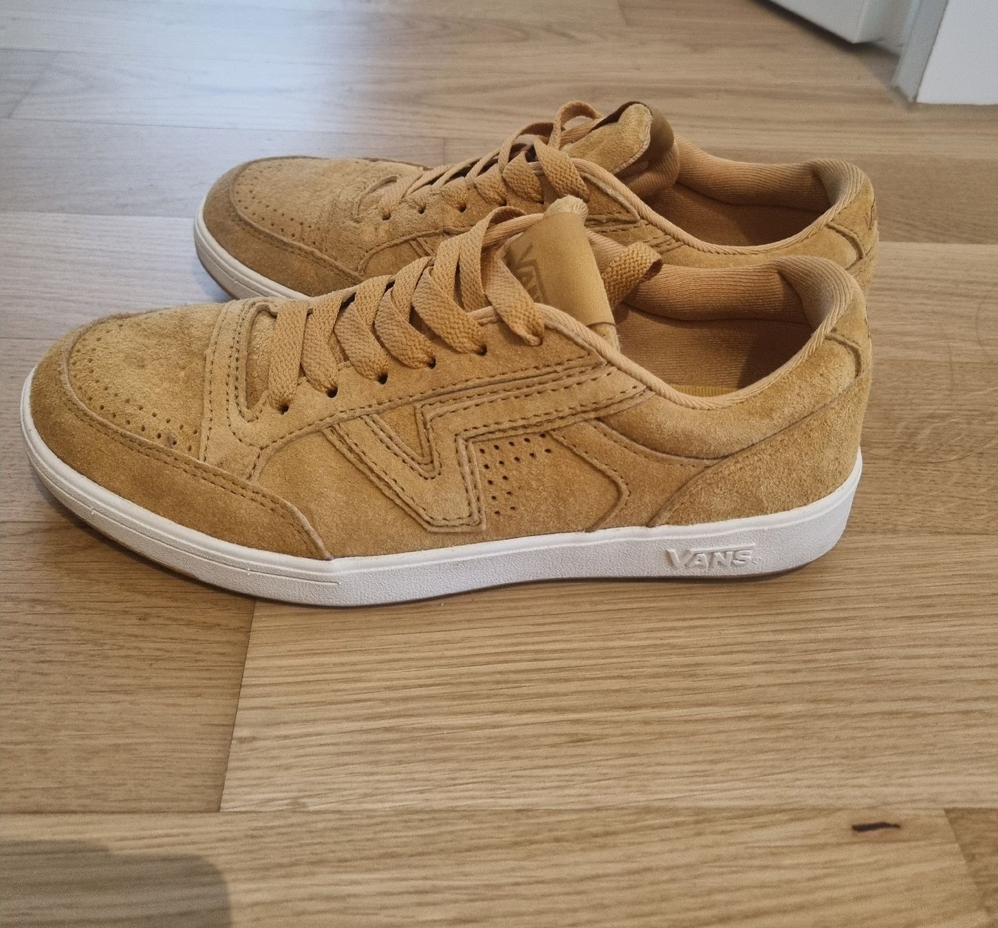 Vans Scarpe da uomo: Vans Lowland CC Sneaker Braun Gr. 38.5 – Usato da Oberrieden venduto da Aiyana02