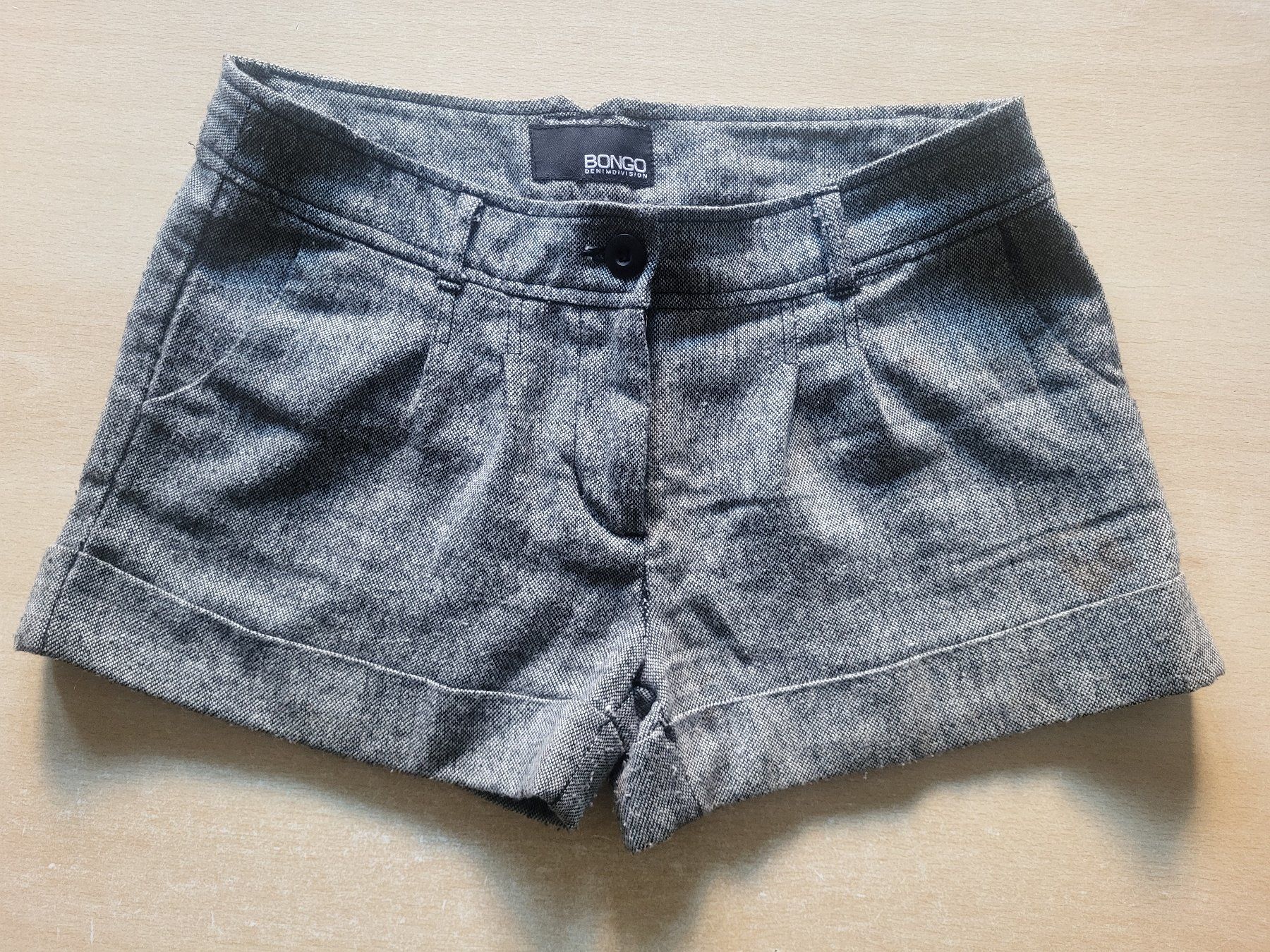 Pantalons: Short Bongo gris chiné, taille basse - Look tendance! T.M – D'occasion à Genève par VesnizaB