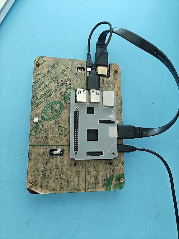 PCs: Kit Raspberry Pi 3 + Écran Tactile DIY – Gebraucht aus Neuchâtel von fif_md7s 3