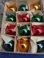 12 alte Christbaumkugeln aus Glas in Originalverpackung