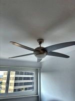 Deckenventilator mit Deckenleuchte, Chrom/Grau  CHF 40