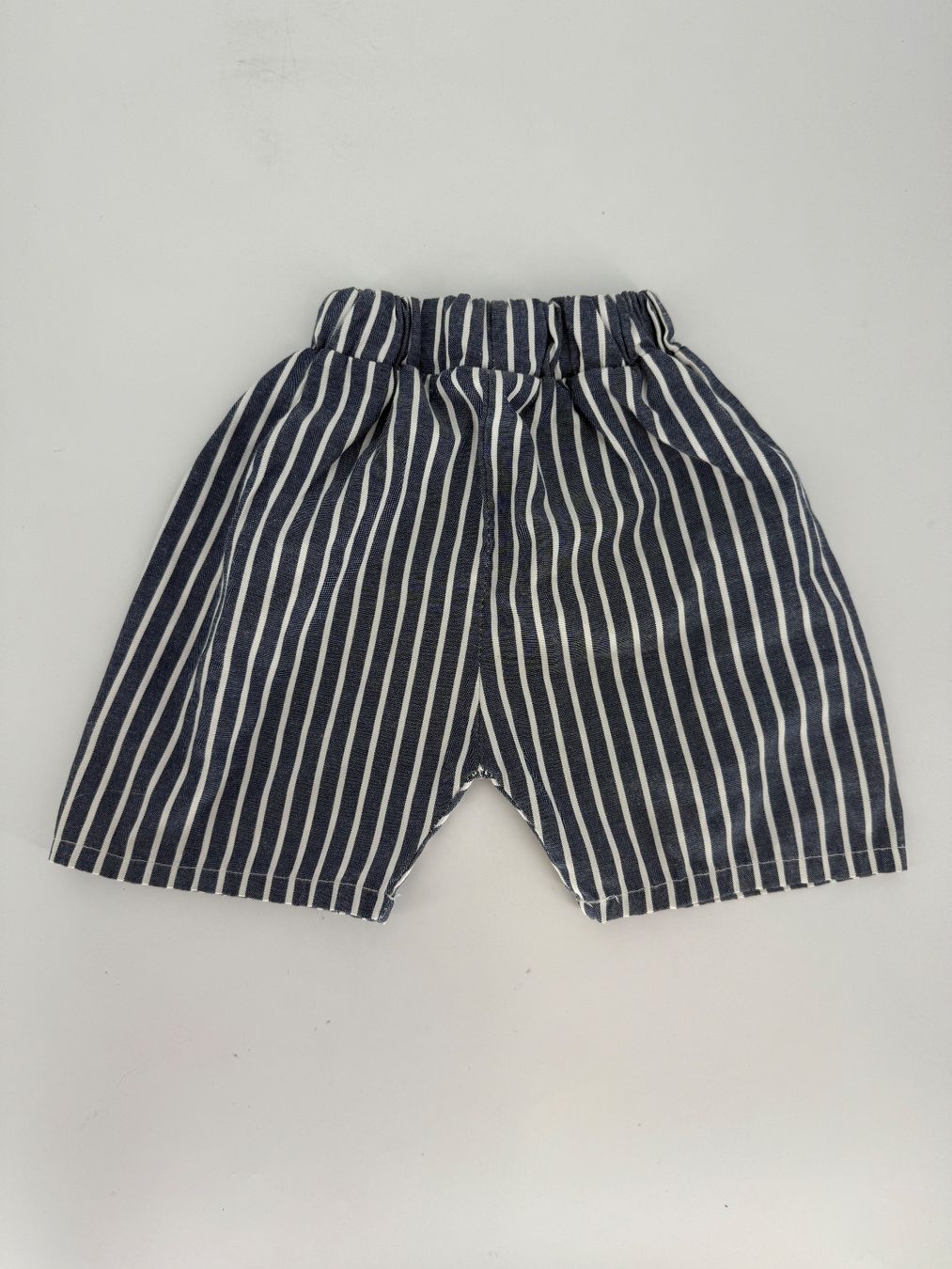 Pantaloni: Leichte Shorts gestreift Gr. 92/96 – Usato da Auenstein venduto da moin.