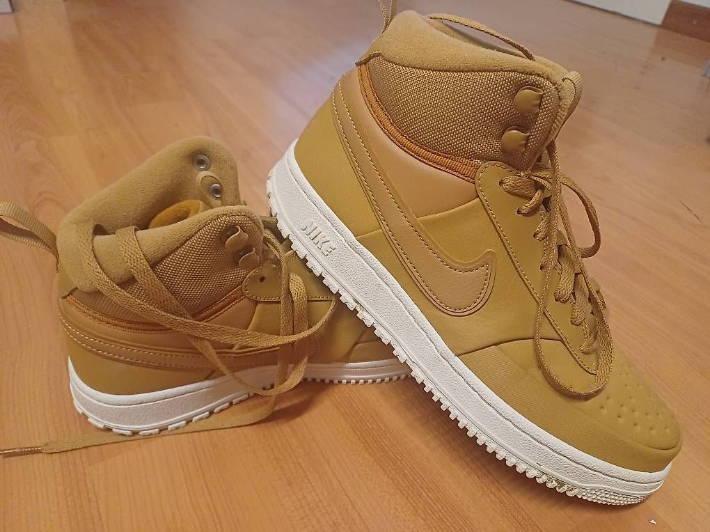Scarpe da uomo: Nike Schuhe Winter Gr. 40.5 – Usato da Roggliswil venduto da trek01