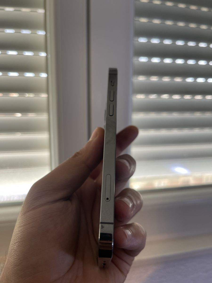 Apple Telefoni cellulari / Smartphones: IPhone 12 Pro  – Difettoso da Biel/Bienne venduto da ham_wf9n 2