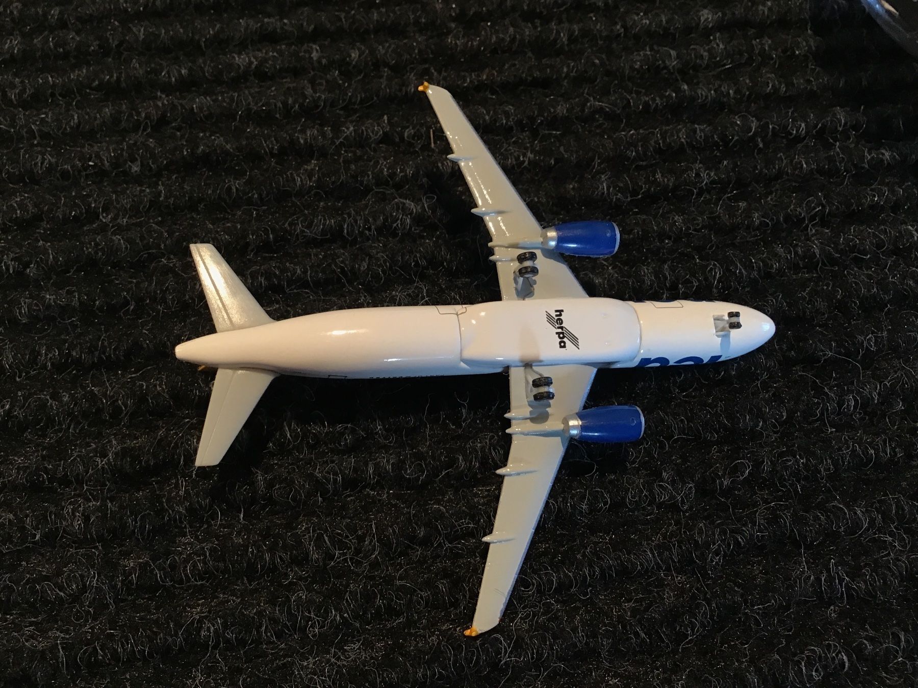 Herpa Kit di modellismo & Modellini statici: HERPA TED AIRBUS A320 1/500 – Usato da Männedorf venduto da Spezial-Modelle 4