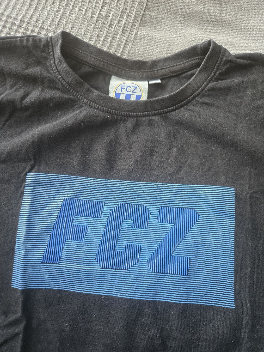 Camicie, T-shirt & Polo: FCZ Shirt gr.134 – Usato da Zürich venduto da Deesay 1