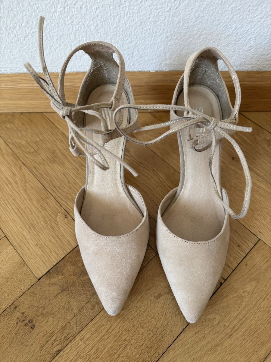Damenschuhe: Damen Pumps hellbeige Grösse 38 – Gebraucht aus Basel von sii_sws2 1
