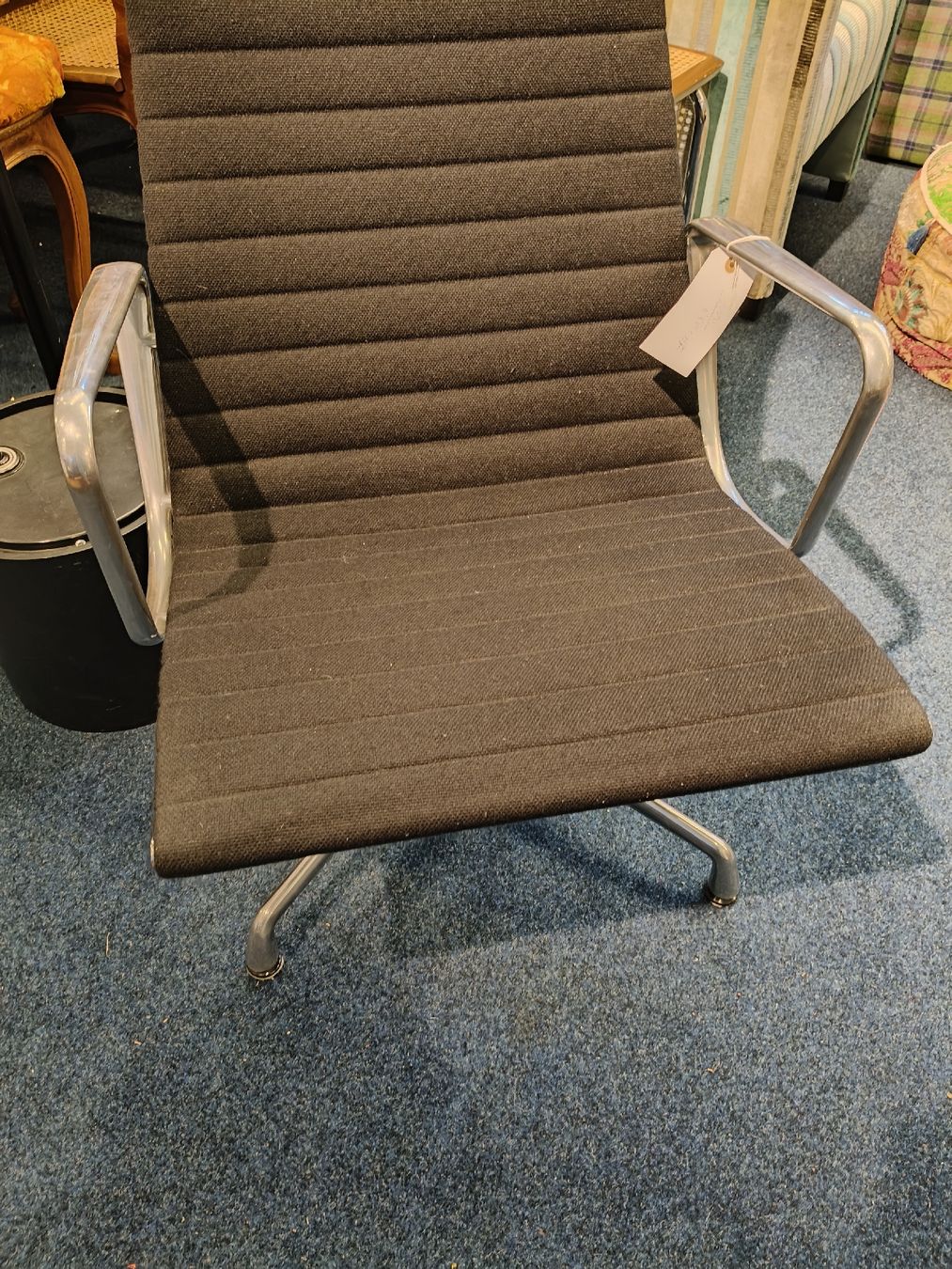Vitra Poltrone: Vitra  Design Sessel Schwarz – Usato da Zwingen venduto da inf_2blh 6