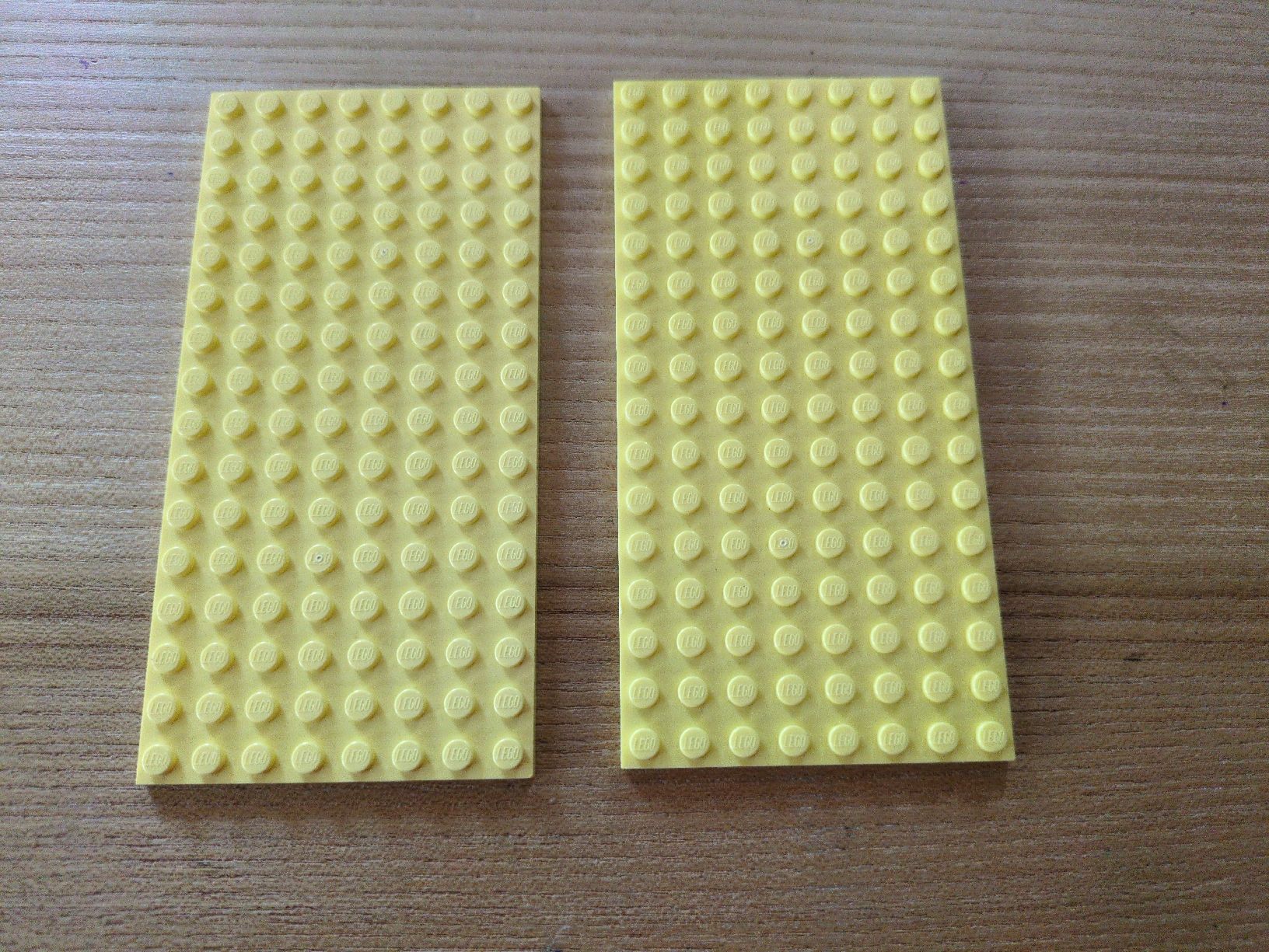 Lego Giocattoli: Lego Platten 2 Stück 8x16 92438 hellgelb – Usato da Fankhaus (Trub) venduto da sun_7677