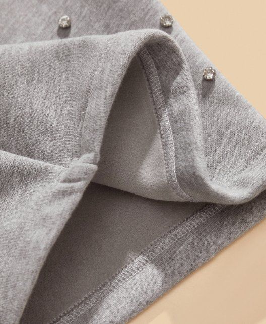 Lotti di vestiti: Ensemble Gris élégant pour femmes – Nuovo e nell'imballaggio originale da Nyon venduto da jen_7dfc 7