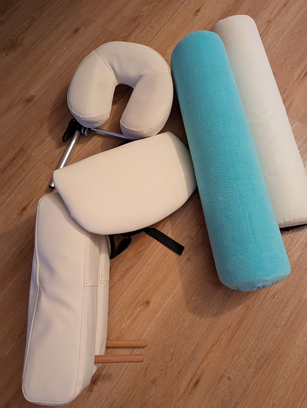 Kosmetik-& Massageliegen: Massageliege mit Zubehör – Neu (gemäss Beschreibung) aus Zürich von Angel015 3
