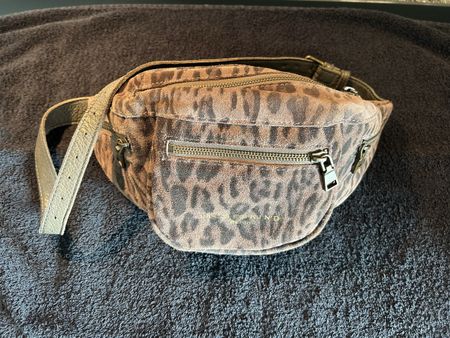 Liebeskind Bauchtasche neu Leomuster