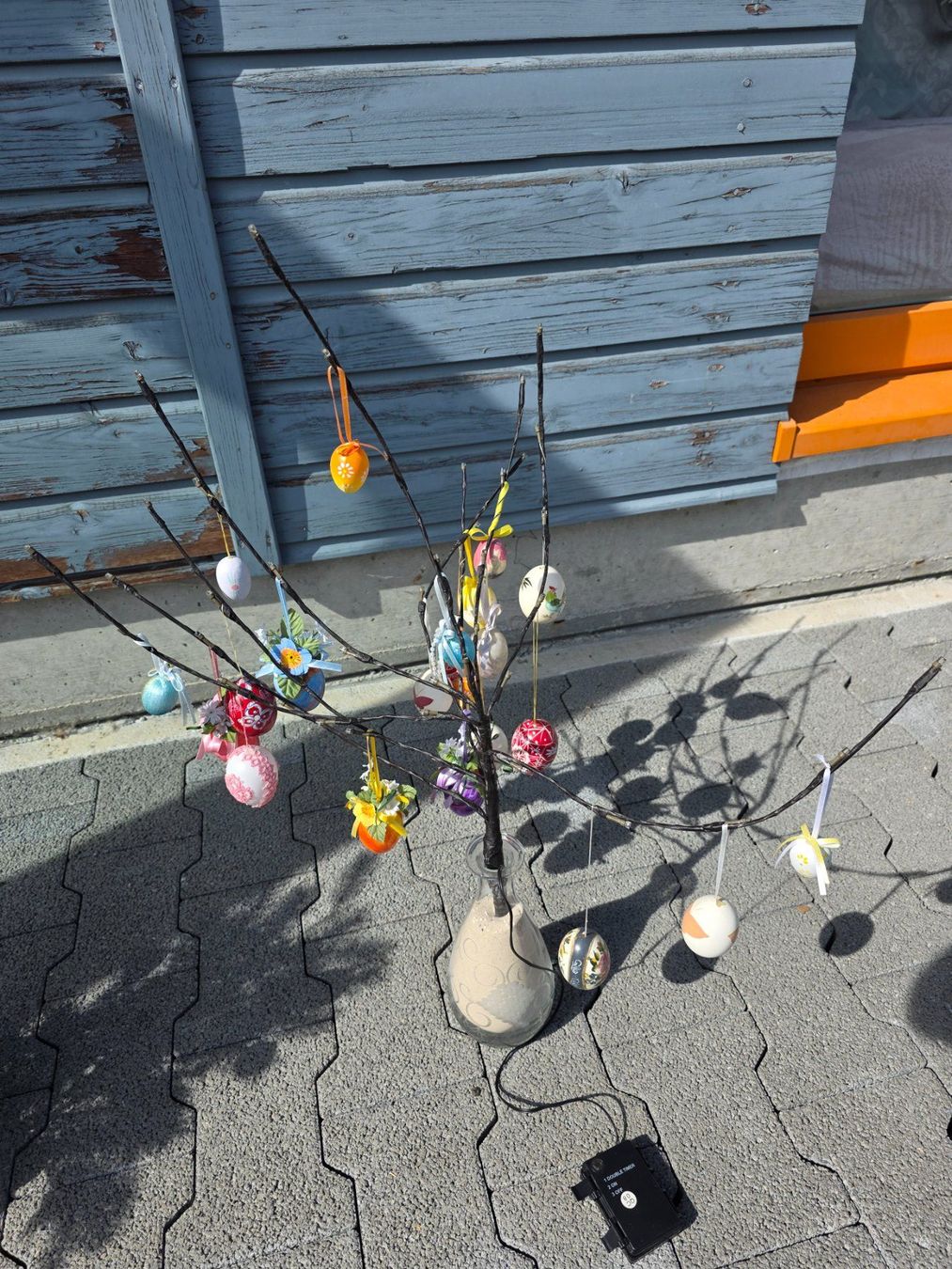 Tutte le decorazioni: Osterbaum mit Lichtern Batterie betrieben 20 Eier – Usato da Walterswil BE venduto da Lonitti 1