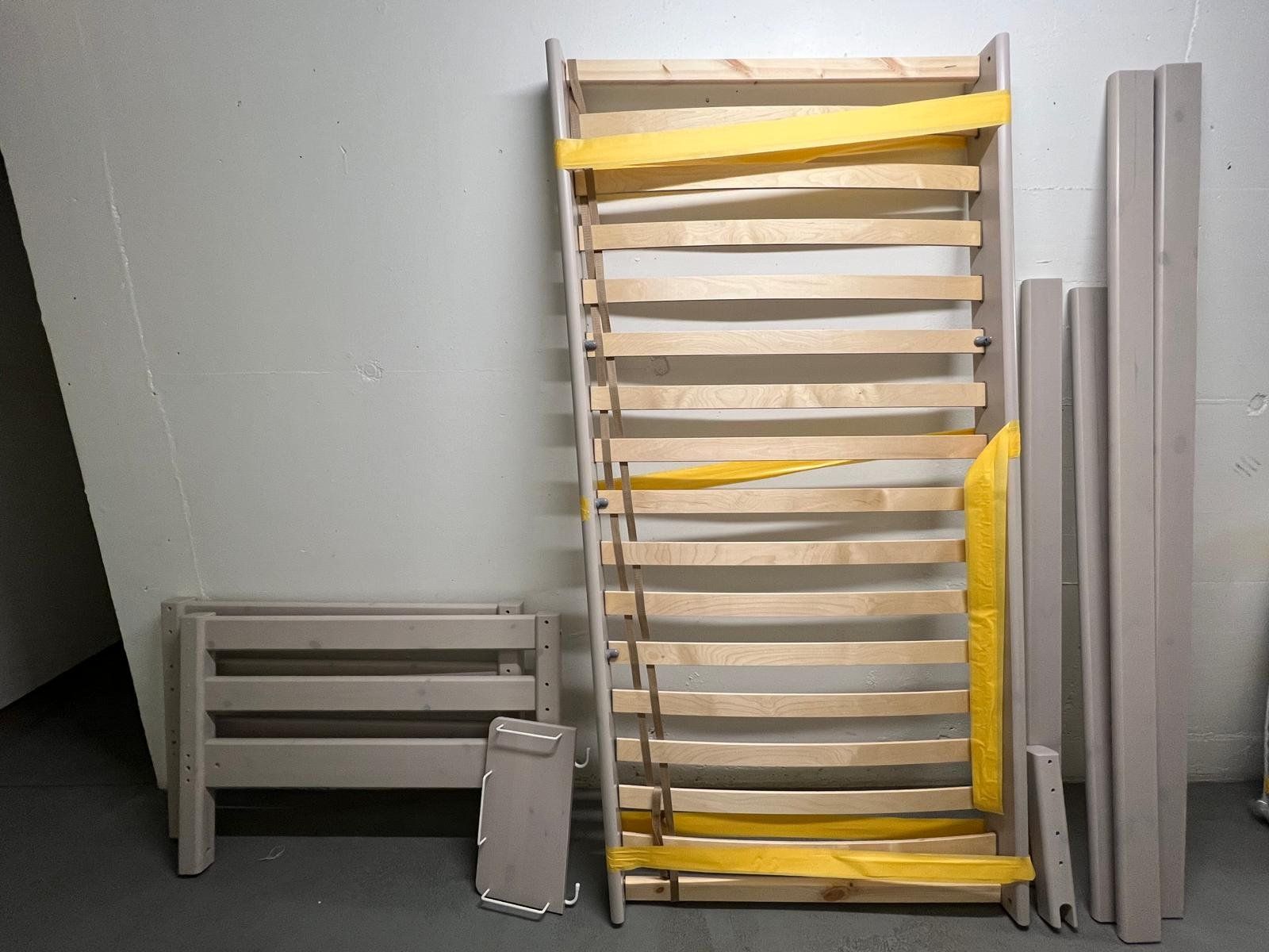 Flexa Letti: Kinderbett Flexa 90x200 cm, grau mit passender Matratze – Usato da Zürich venduto da BCM23 1