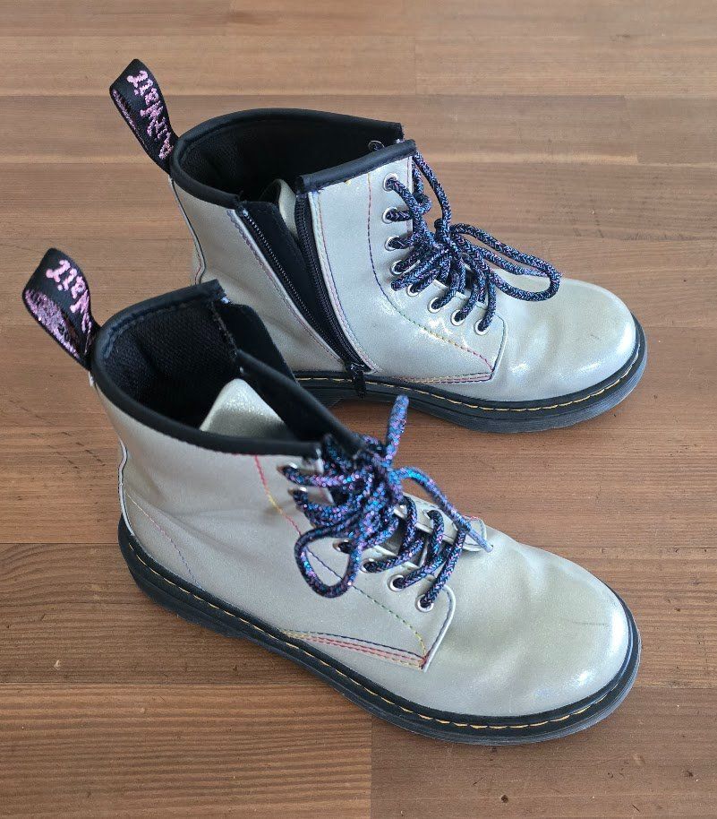Dr. Martens Scarpe per ragazze: Dr. Martens Stiefel silber - Grösse 34 – Usato da Meggen venduto da Scollection