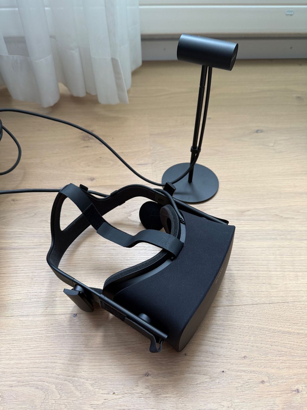 Meta Casco VR: Oculus Rift CV1 – VR-Headset mit Xbox-Controller – Usato da Illnau venduto da moerschi