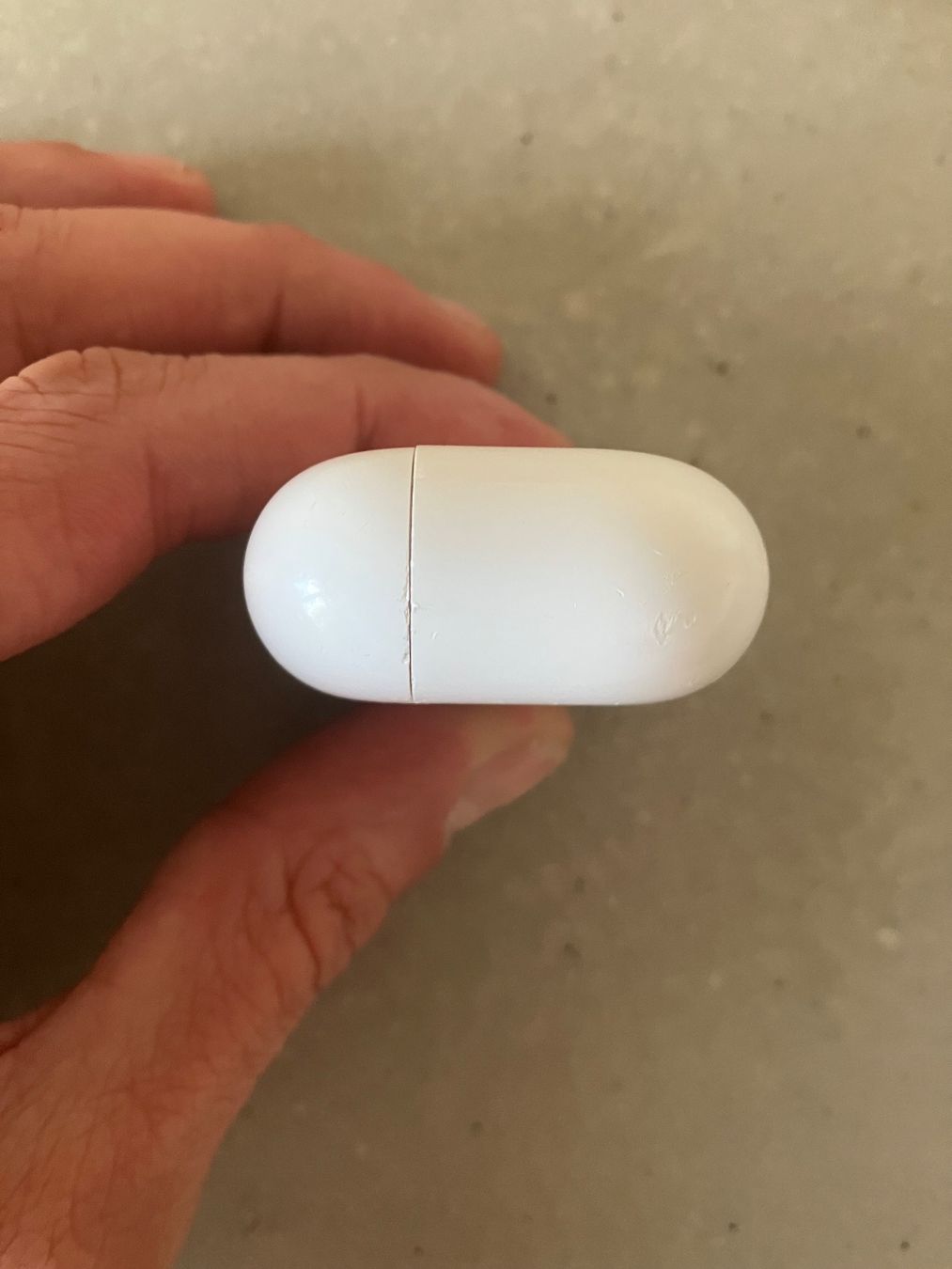 Apple Kopfhörer: Apple AirPods Pro 1 Charging Case – Gebraucht aus Lausanne von  6