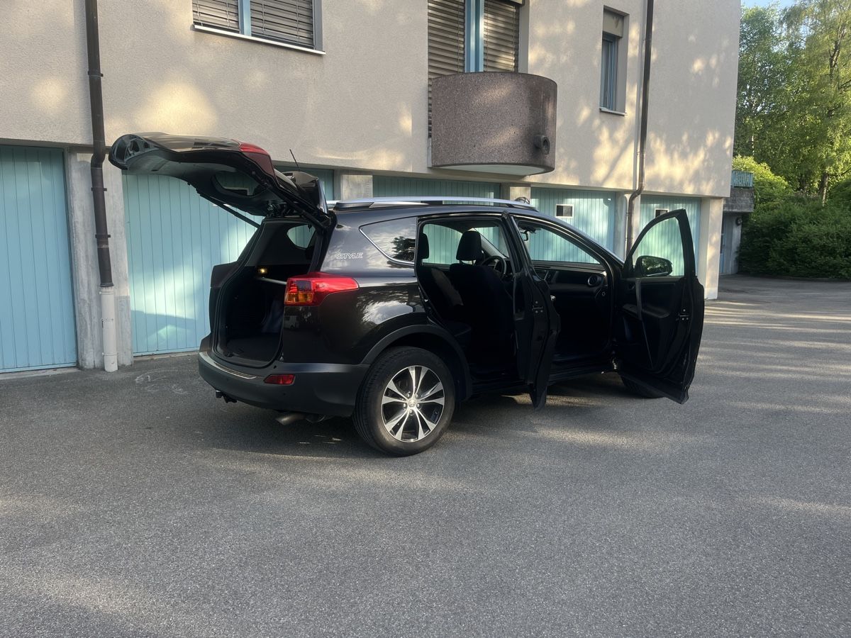 Toyota Automobili: Toyota RAV4 2.0 – Usato da st.gallen venduto da ST.1 9