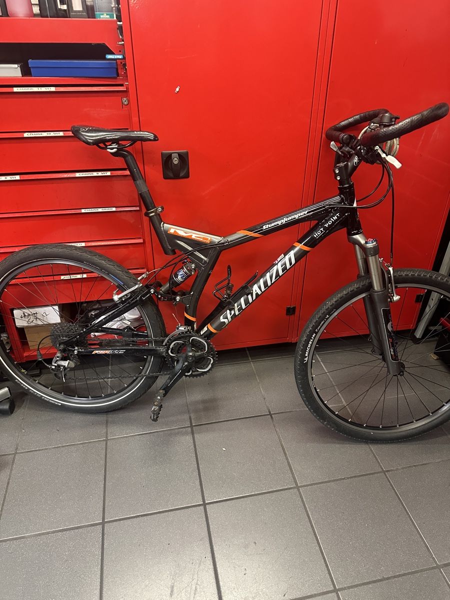 Specialized Velos: VTT specialized stumpjumper – Gebraucht aus Chavannes de Bogis von