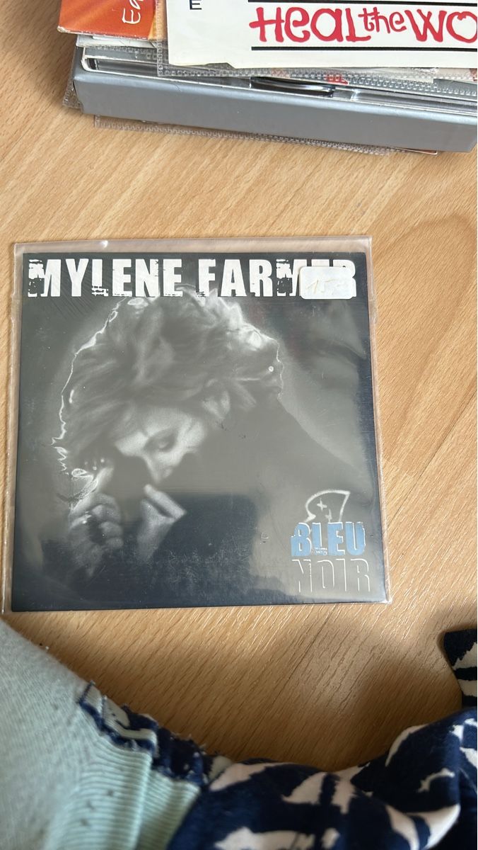 CD: Mylène Farmer Bleu Noir CD neuwertig – Usato da Herbetswil venduto da rotekatze84