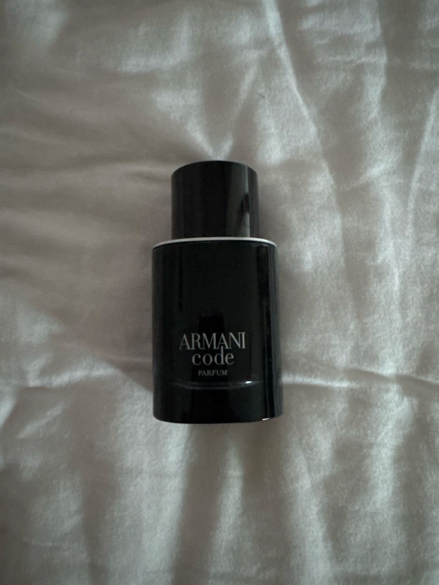 Armani Profumi & Eau de Toilette: Armani Code Parfum, Herren Duft, neuwertig 50 ml – Usato da Luzern venduto da roh_8vzt