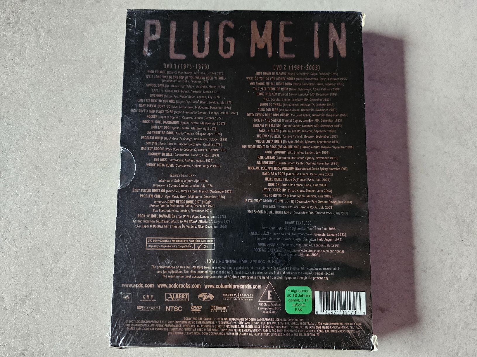 Alle DVDs: AC/DC  -  Plug Me In / Sammlerbox Fabrikneu – Neu und originalverpackt aus Schneisingen von backstore24 1