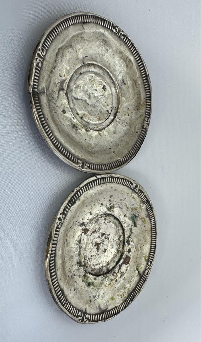 Assiettes: 2 antike versilberte oder silberne Untersetzer 10,4 cm 31,14 – D'occasion à Wald ZH par bestwatchussr
