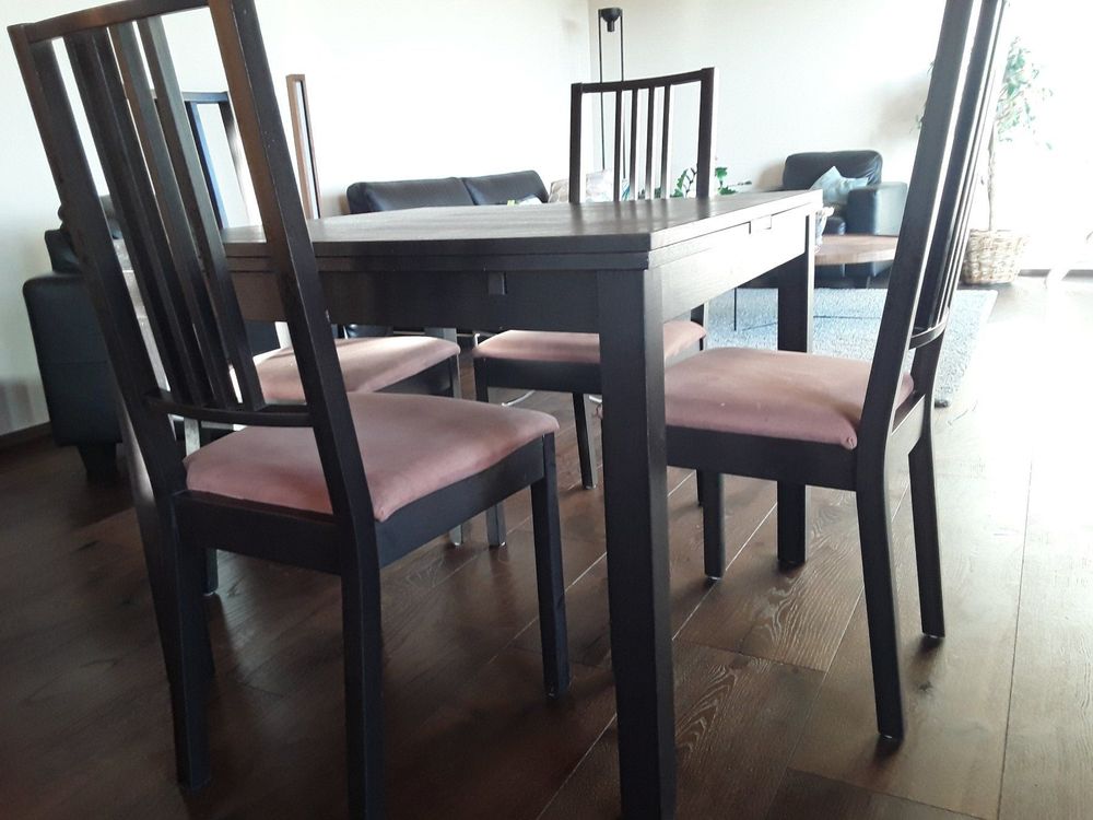 Schwarzer IKEATisch (90x90) + 4 Stühle Kaufen auf Ricardo